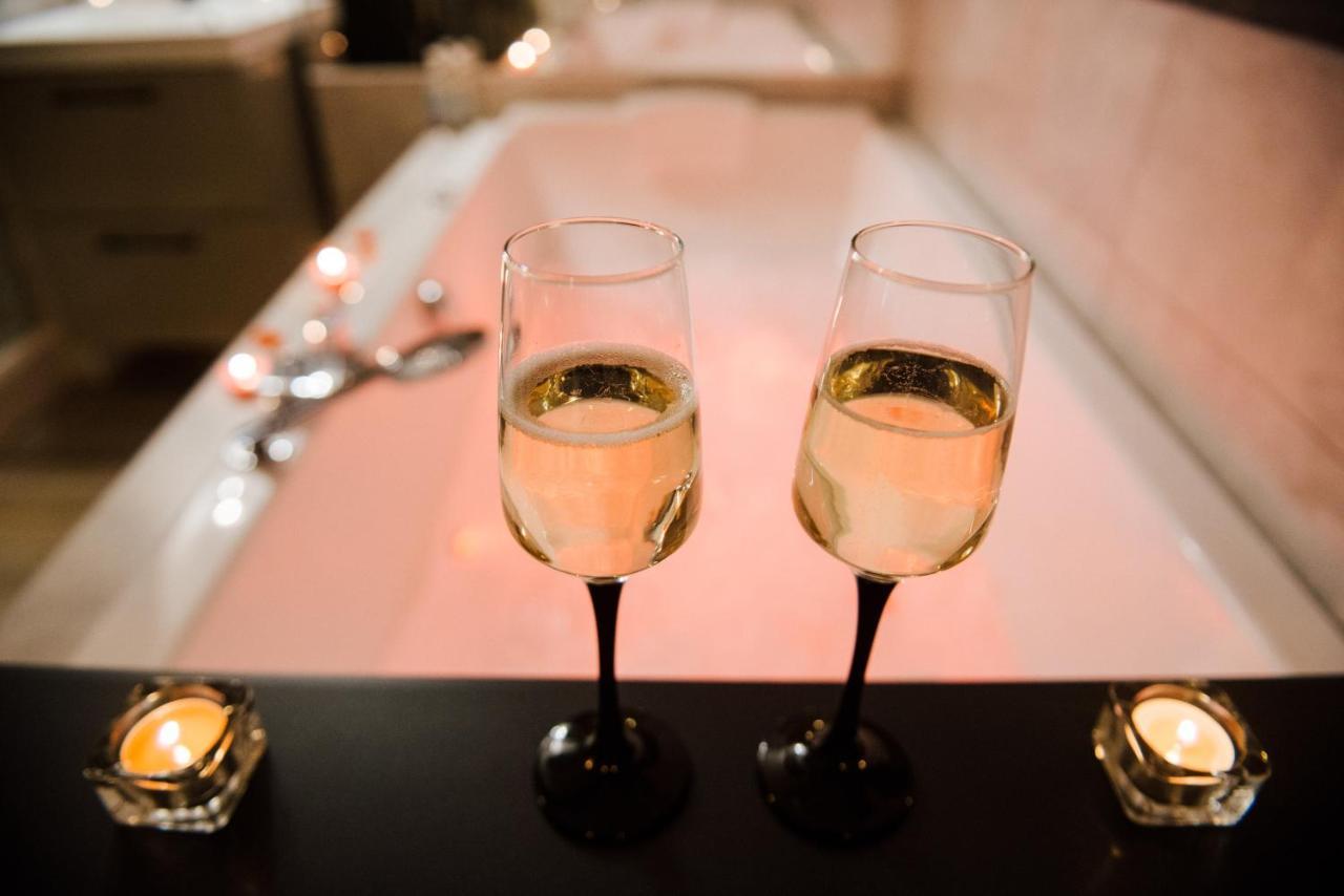 La Suite Romantique Avec Jacuzzi Au Coeur De Perpignan Eksteriør billede