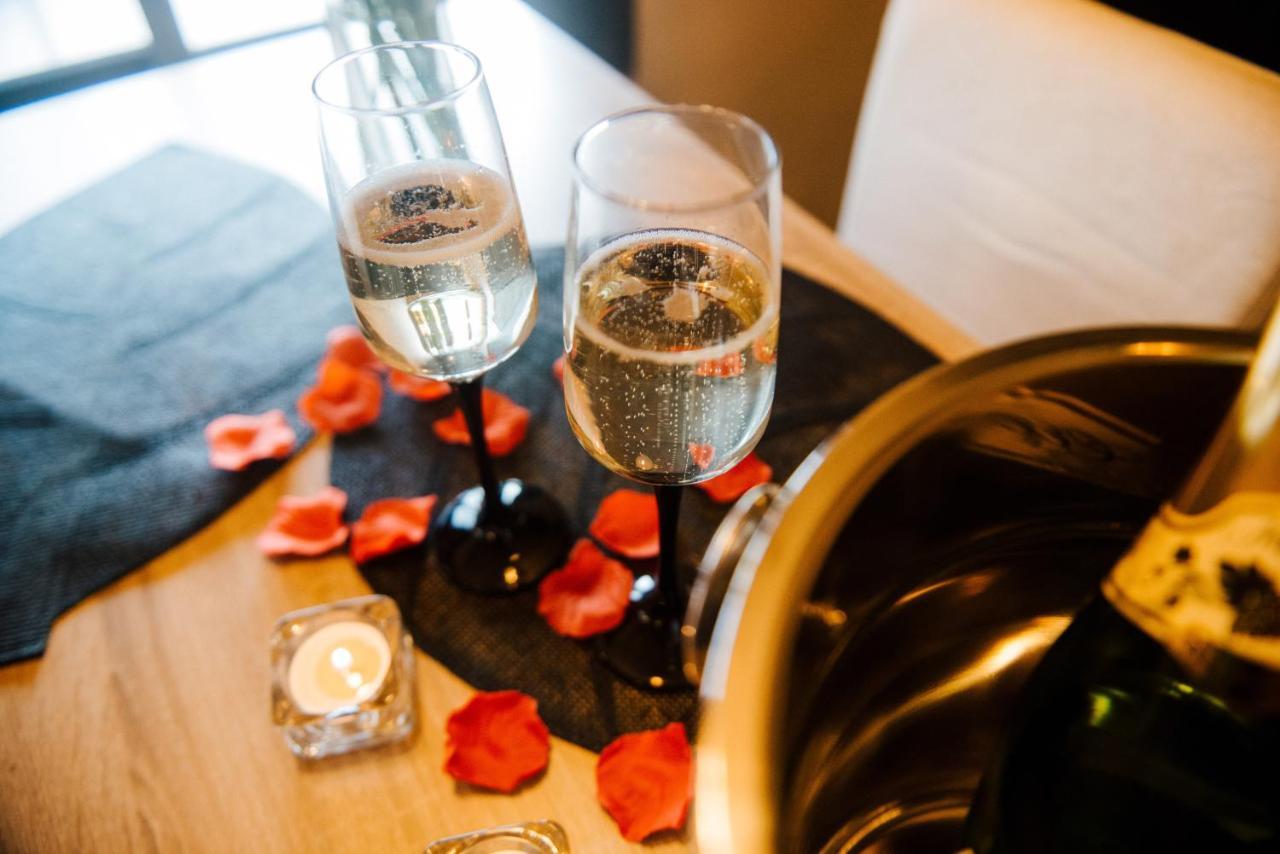La Suite Romantique Avec Jacuzzi Au Coeur De Perpignan Eksteriør billede