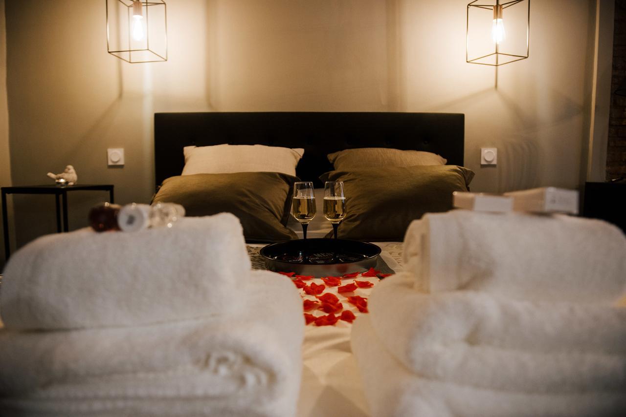 La Suite Romantique Avec Jacuzzi Au Coeur De Perpignan Eksteriør billede